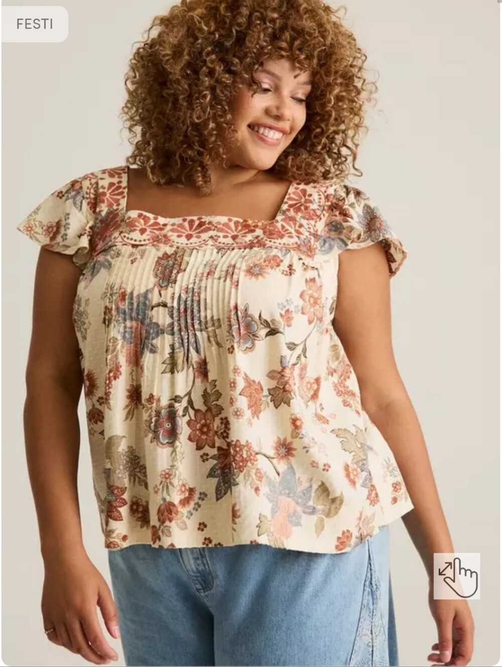 NWOT Cream Floral Square-Neck Flutter Sleeve Top
